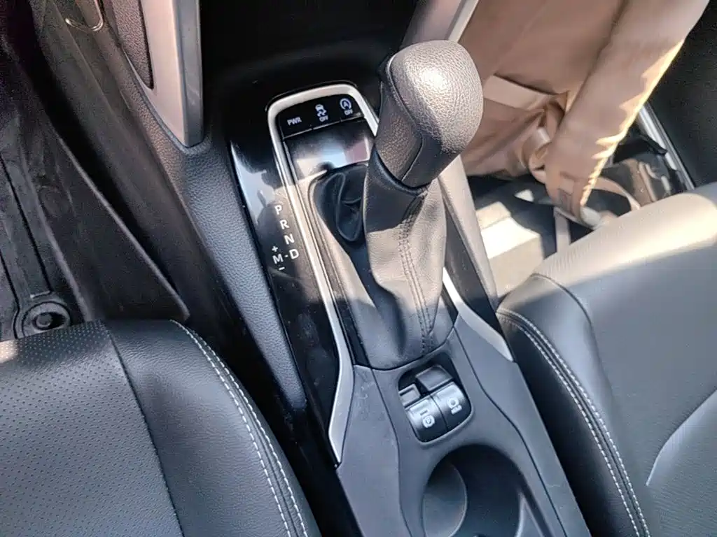 Toyota Corolla Cross 2022 — фото 14