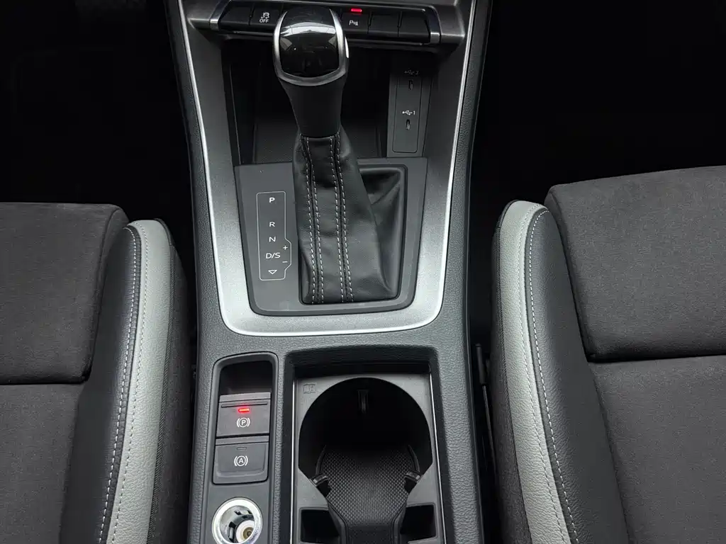 Audi Q3 2023 — фото 12