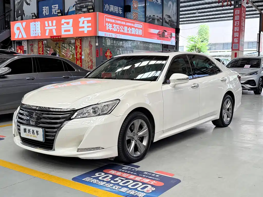 Toyota Crown 2016 — фото 1