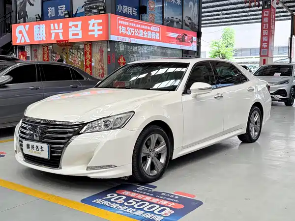 Toyota Crown 2016