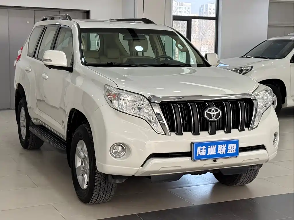 Toyota Prado 2016 — фото 2