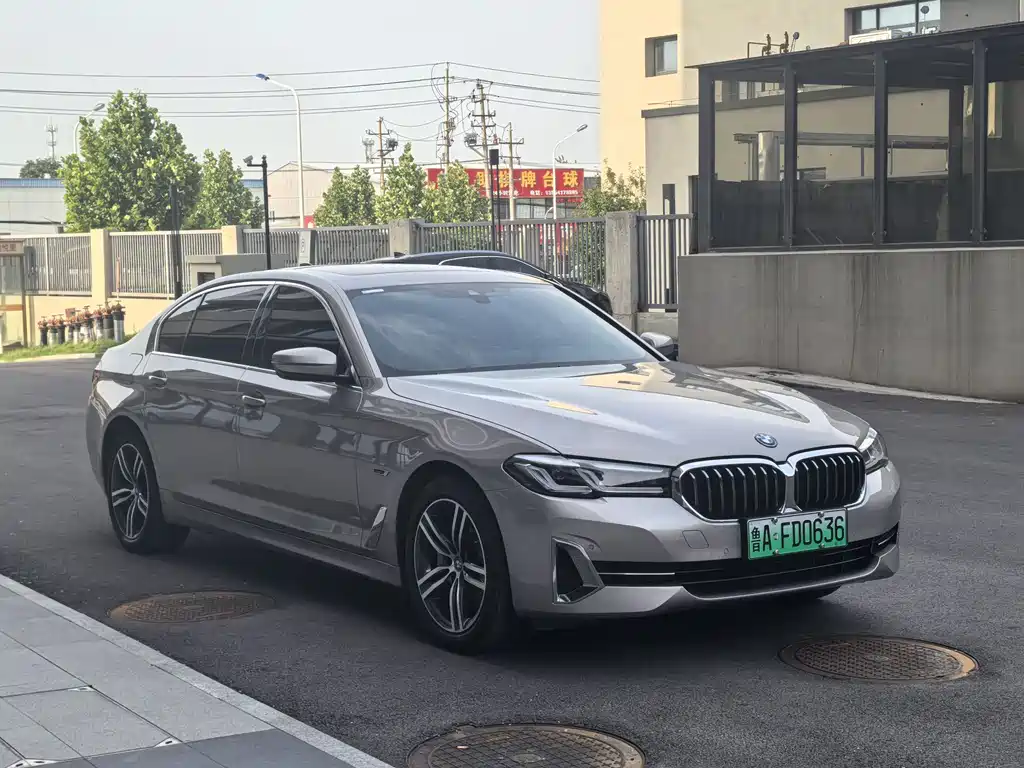 BMW 5 Series New Energy 2023 — фото 3