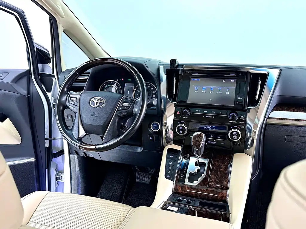 Toyota Alphard 2020 — фото 15