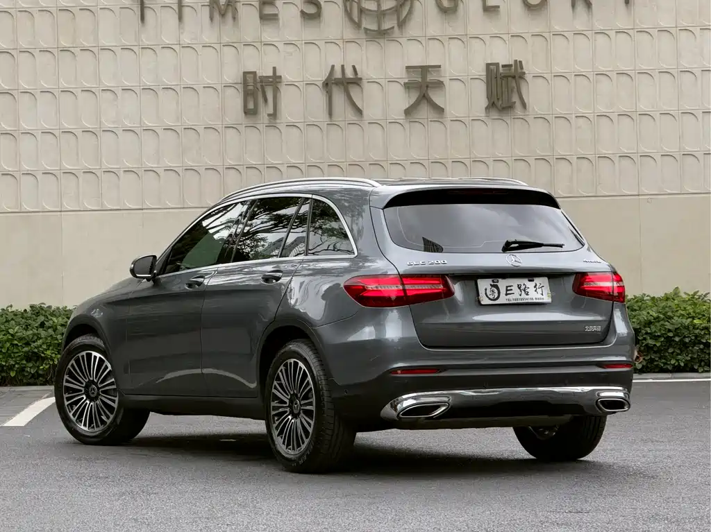 Mercedes-Benz GLC 2018 — фото 26