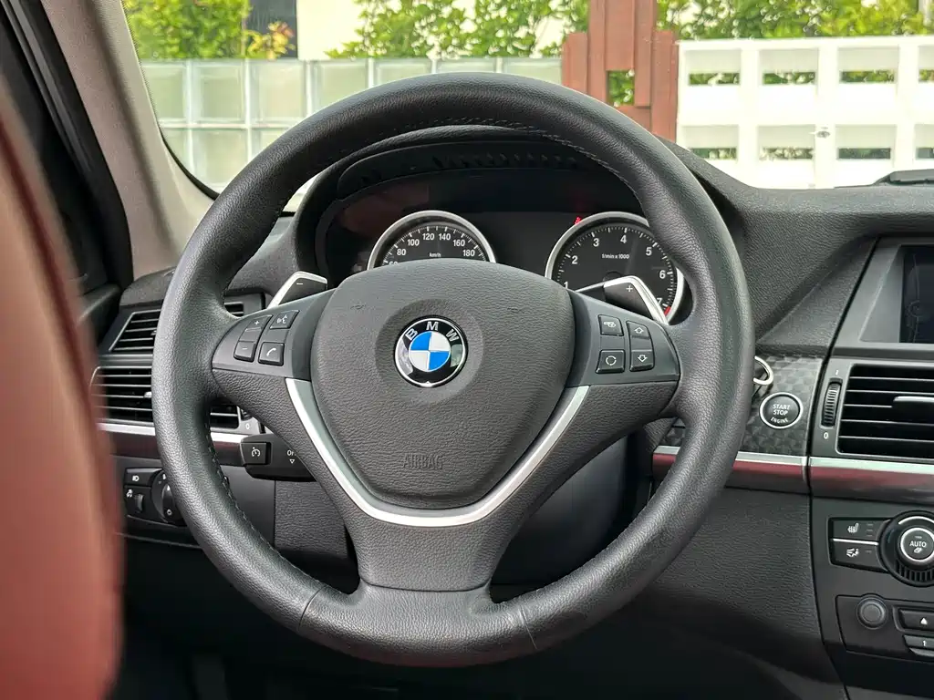 BMW X6 2015 — фото 19