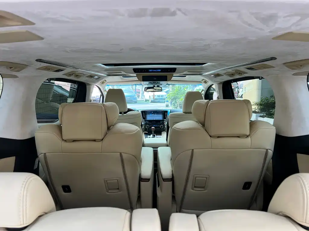 Toyota Alphard 2020 — фото 11
