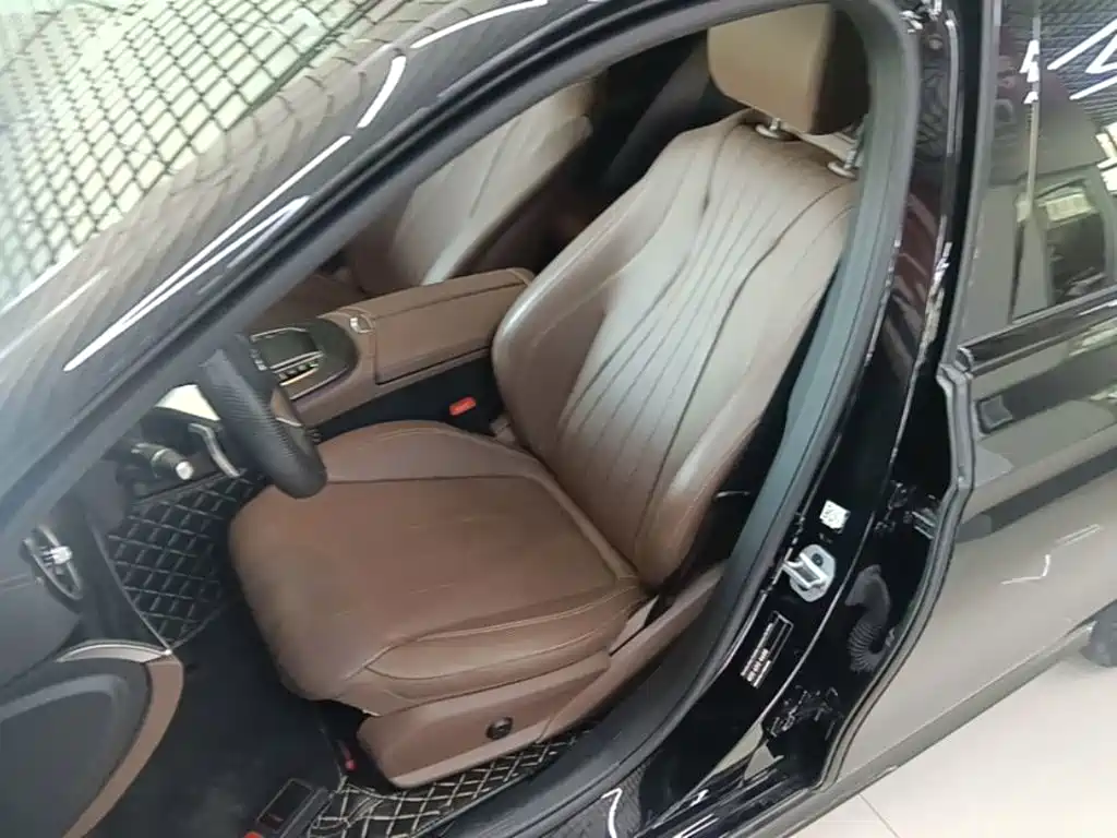 Mercedes-Benz E-Class 2022 — фото 15