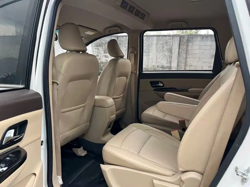Wuling Hongguang 2016