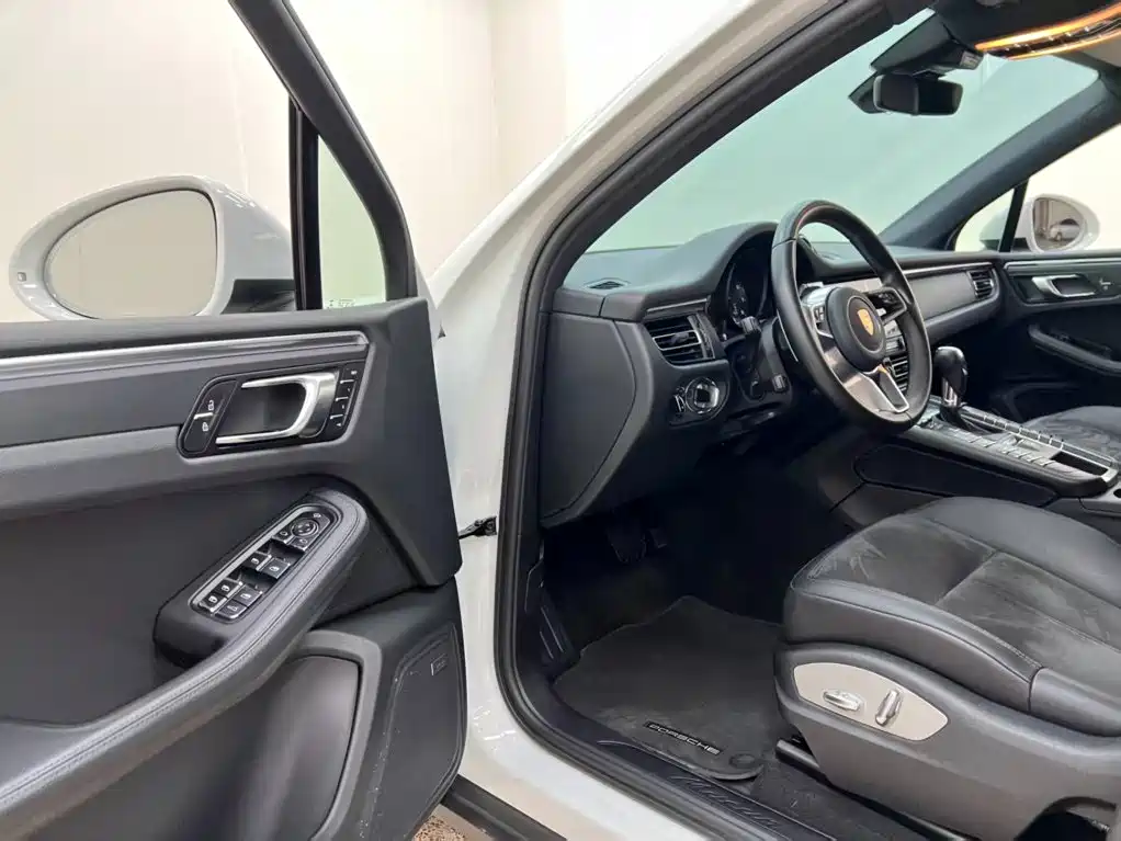 Porsche Macan 2021 — фото 14