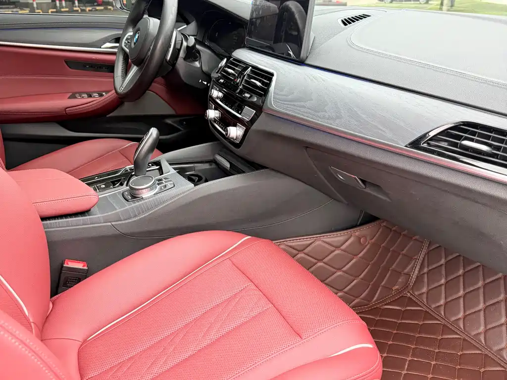 BMW 5 Series 2022 — фото 12