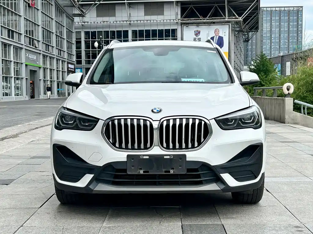 BMW X1 2022 — фото 2