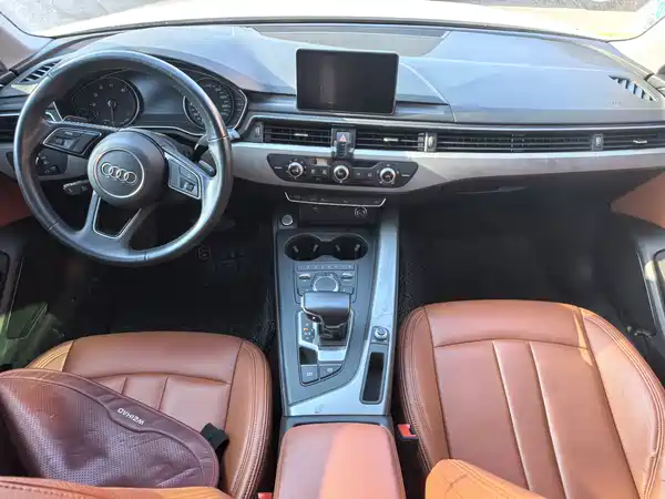 Audi A4L 2019