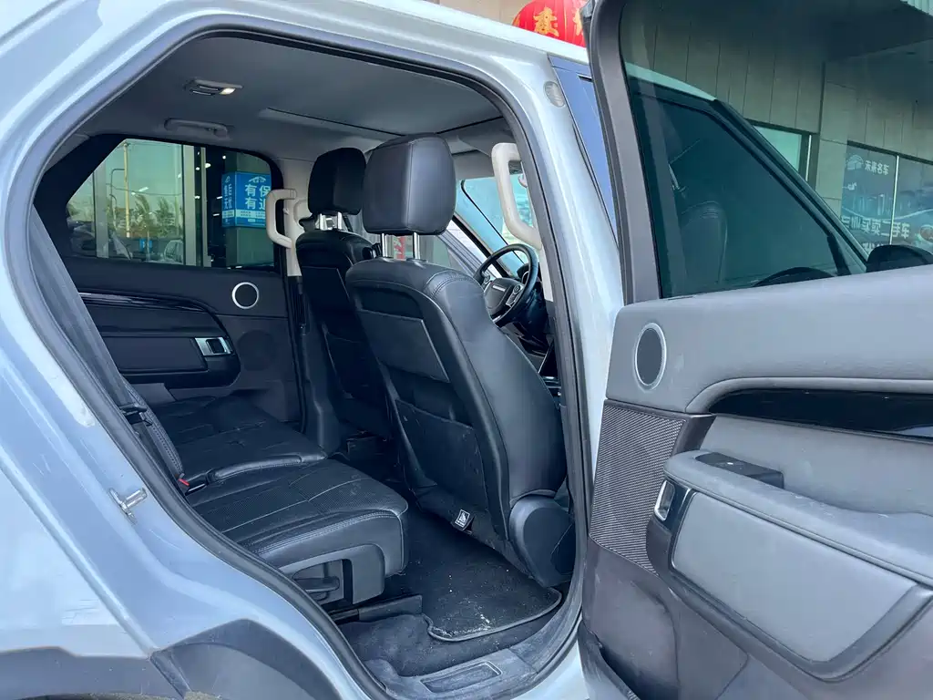 Land Rover Discovery 2018 — фото 10