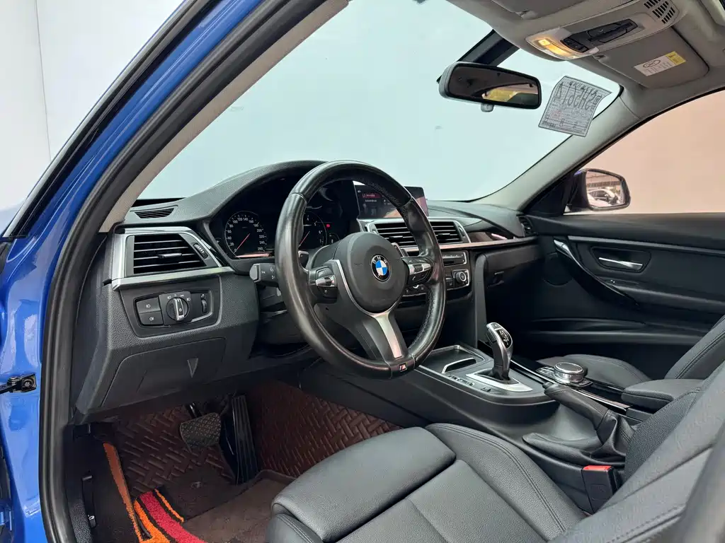 BMW 3 Series 2018 — фото 6
