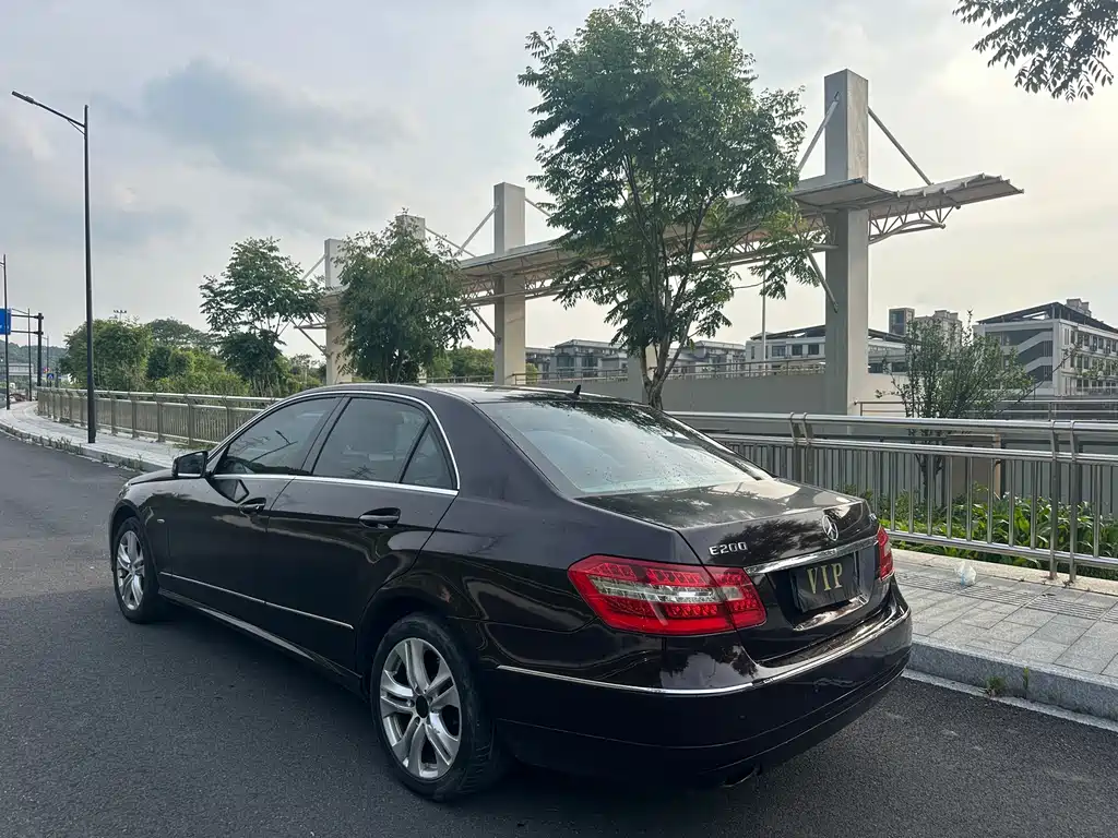 Mercedes-Benz E-Class 2010