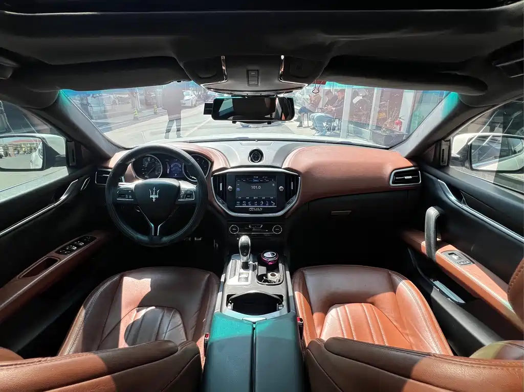 Maserati Ghibli 2015 — фото 12