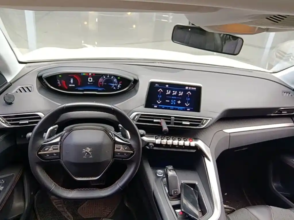 Peugeot 5008 2018 — фото 10