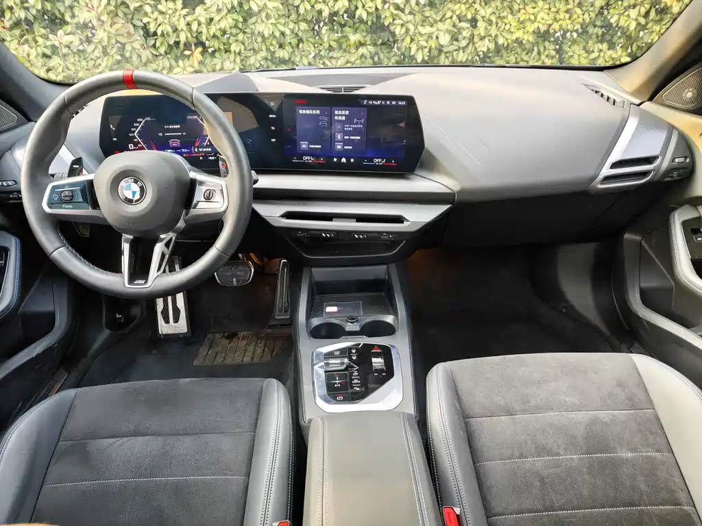 BMW M235L 2025 — фото 12