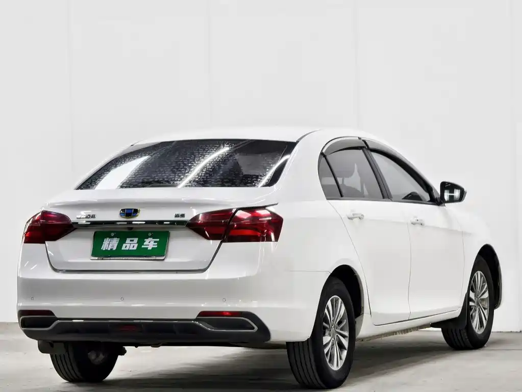 Geely Emgrand 2018 — фото 4