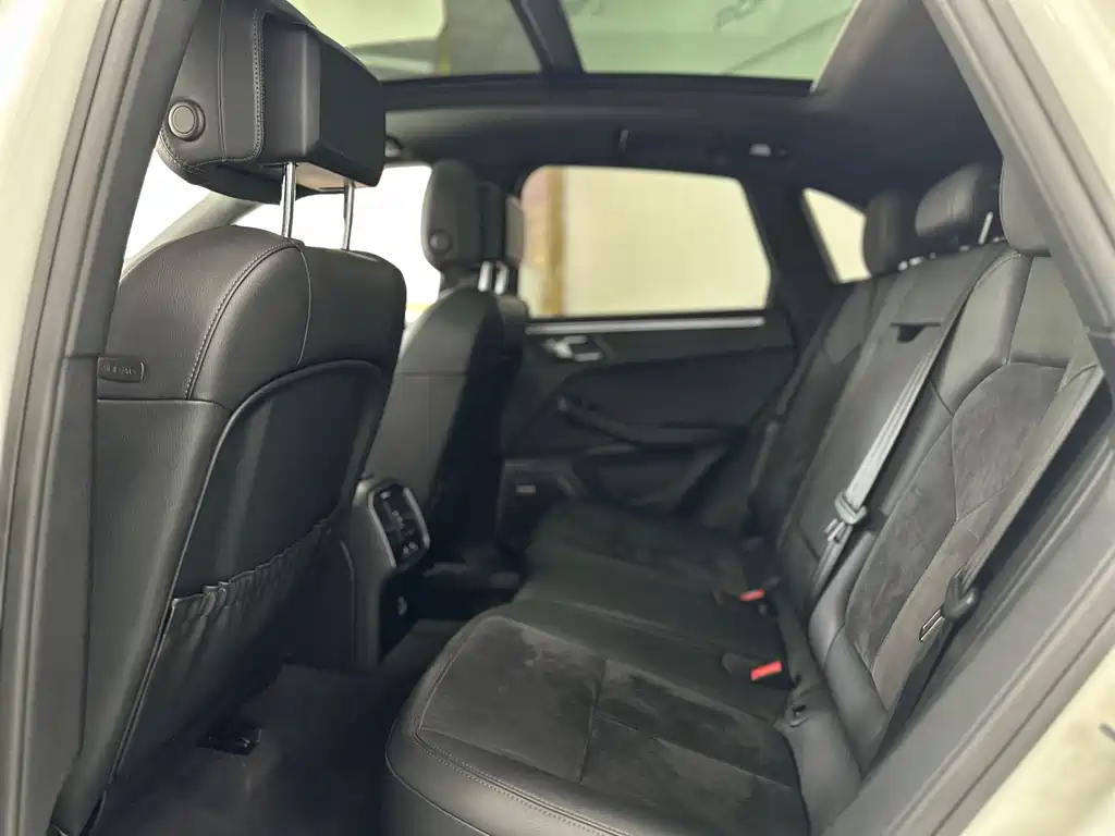 Porsche Macan 2019 — фото 11