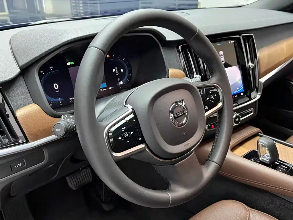 Volvo S90 2023 — фото 7