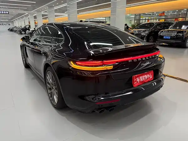 Porsche Panamera 2022