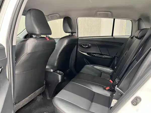 Toyota Yaris L 2022