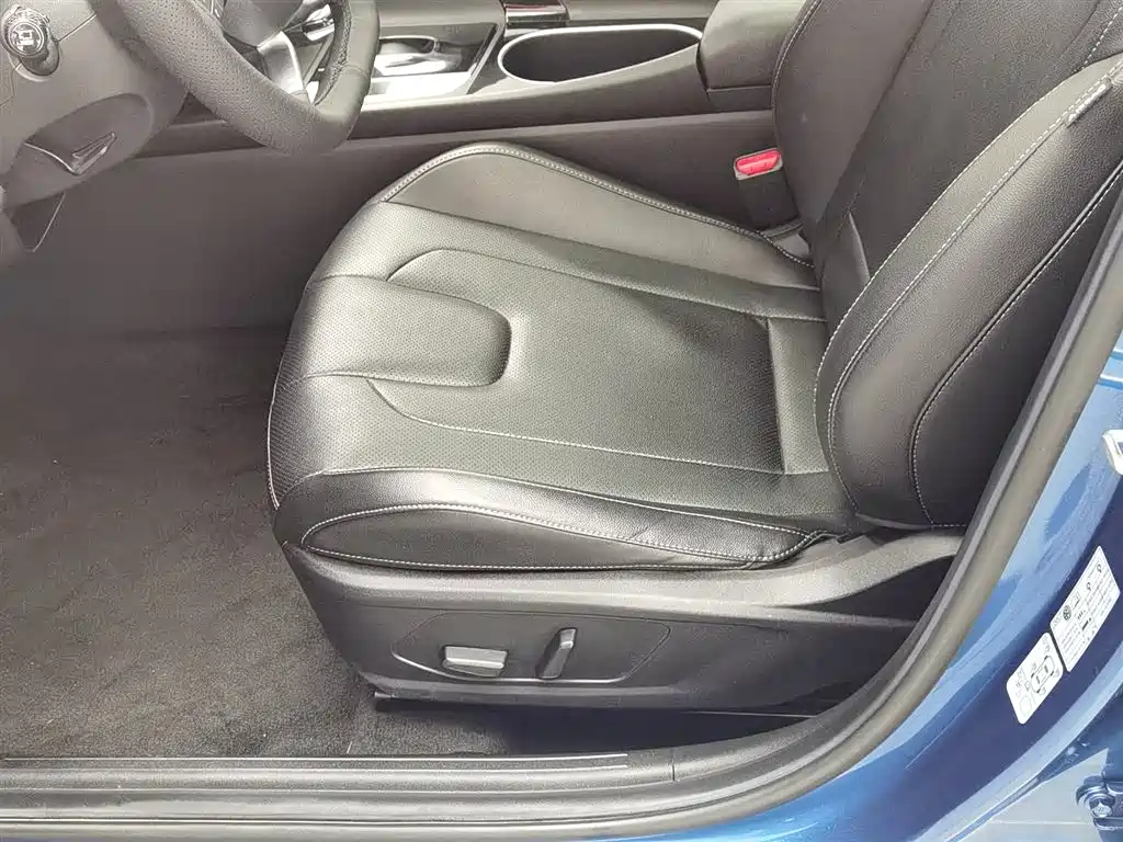 Hyundai Elantra 2020 — фото 20