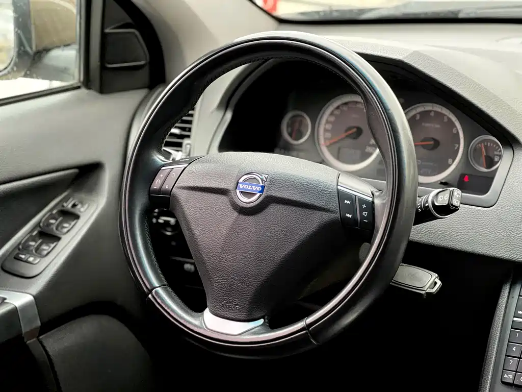 Volvo XC90 2013 — фото 11