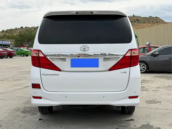 Toyota Alphard 2014