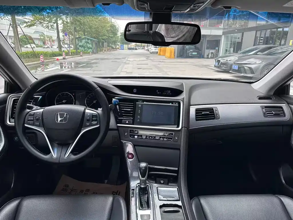 Honda Spirior 2015 — фото 9