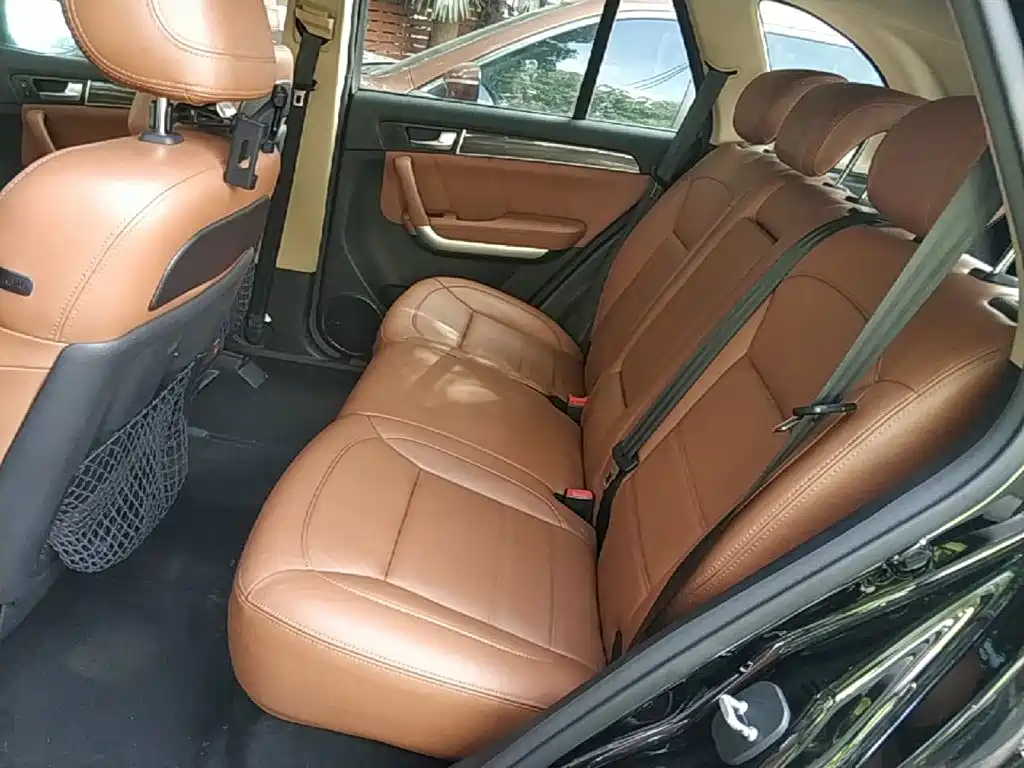 Haval H8 2015 — фото 17