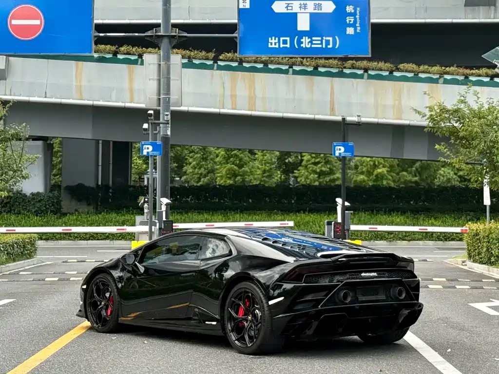 Lamborghini Huracan 2023 — фото 9