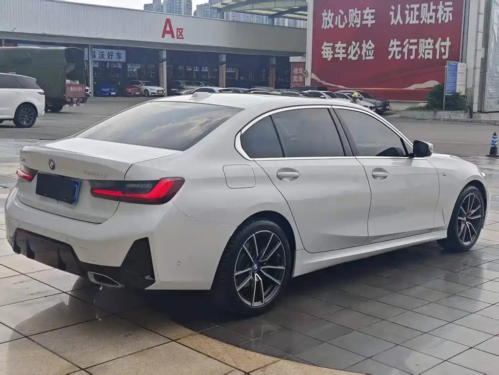 BMW 3 Series 2025 — фото 18