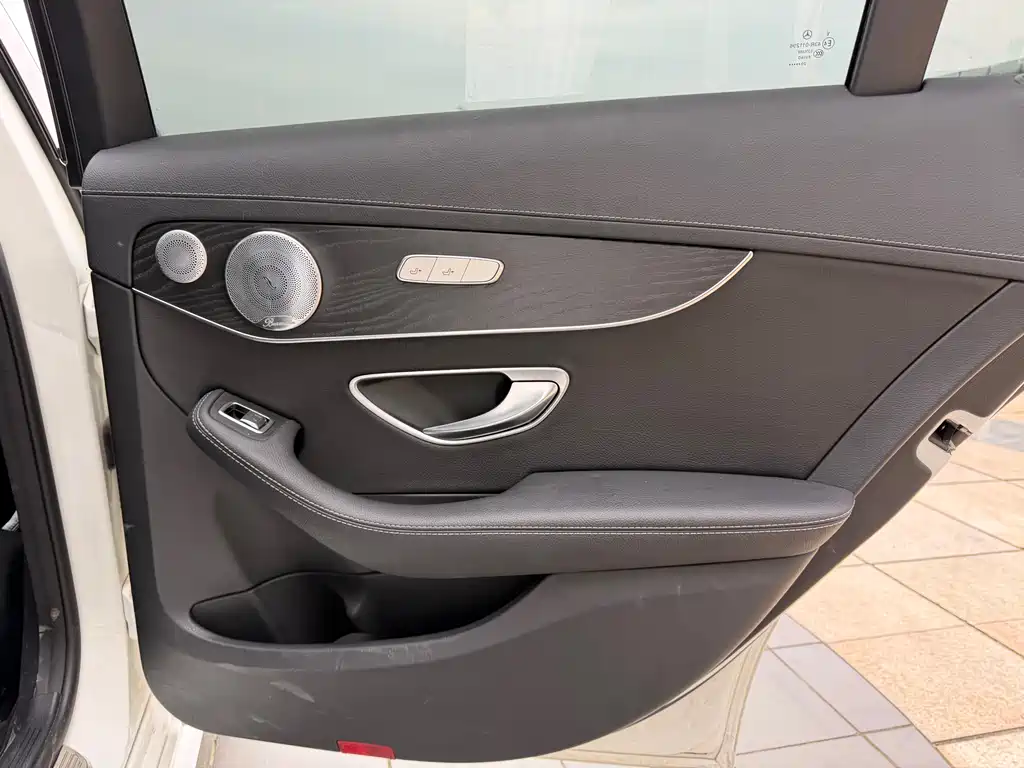 Mercedes-Benz C-Class 2020 — фото 16