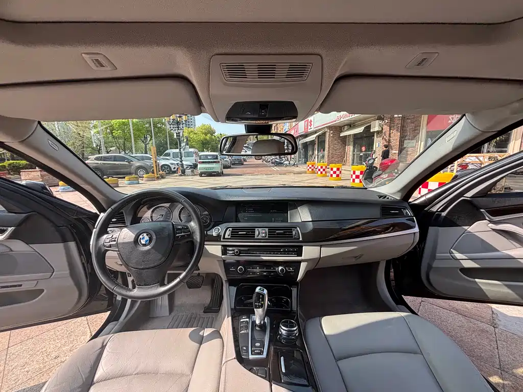BMW 5 Series 2013 — фото 10