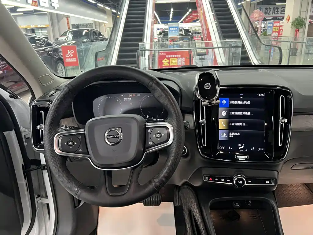 Volvo XC40 2020 — фото 16