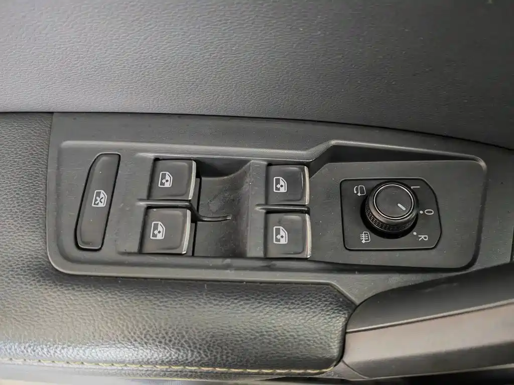 Volkswagen Tiguan L 2017 — фото 9