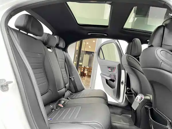 Mercedes-Benz C-Class 2024