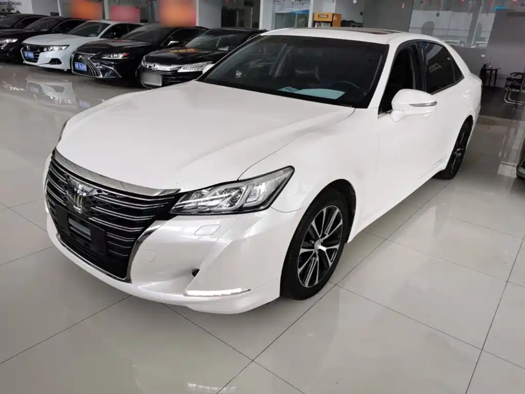 Toyota Crown 2019 — фото 2