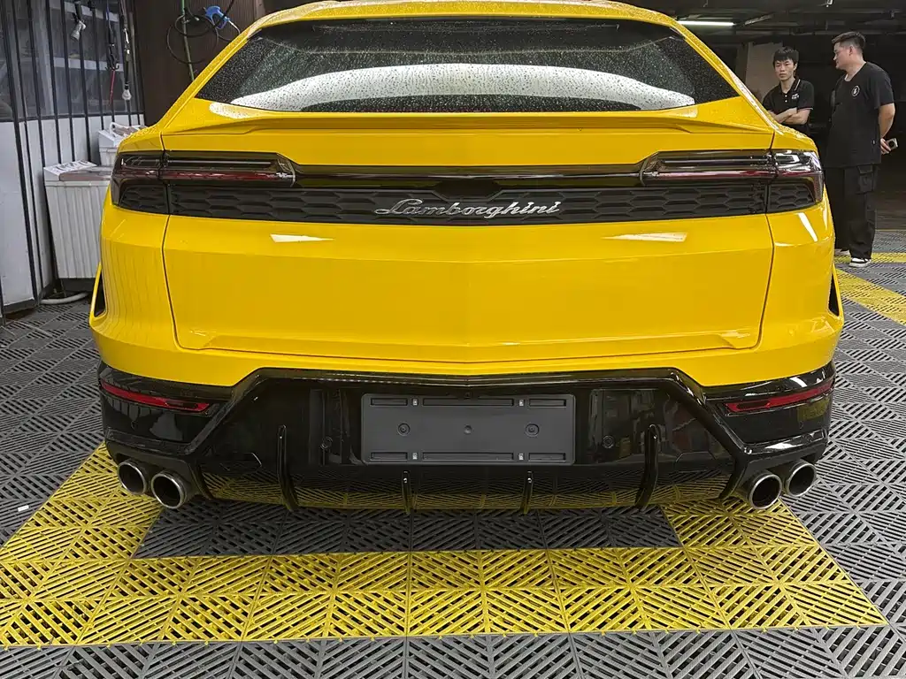 Lamborghini Urus SE — фото 12
