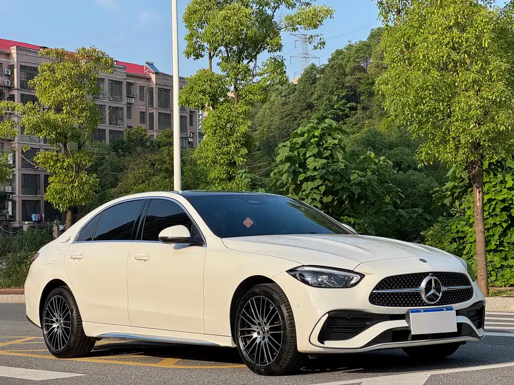 Mercedes-Benz C-Class 2025 — фото 3
