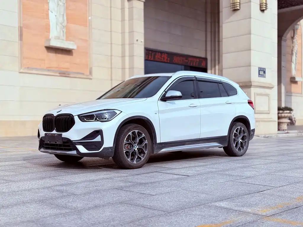 BMW X1 2021 — фото 1