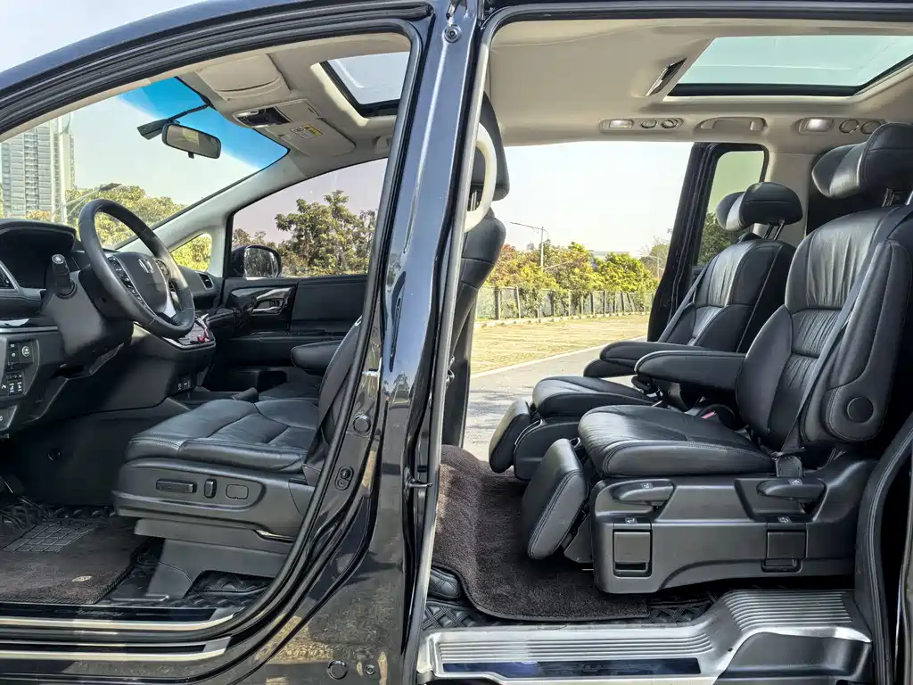 Honda Odyssey 2018 — фото 10