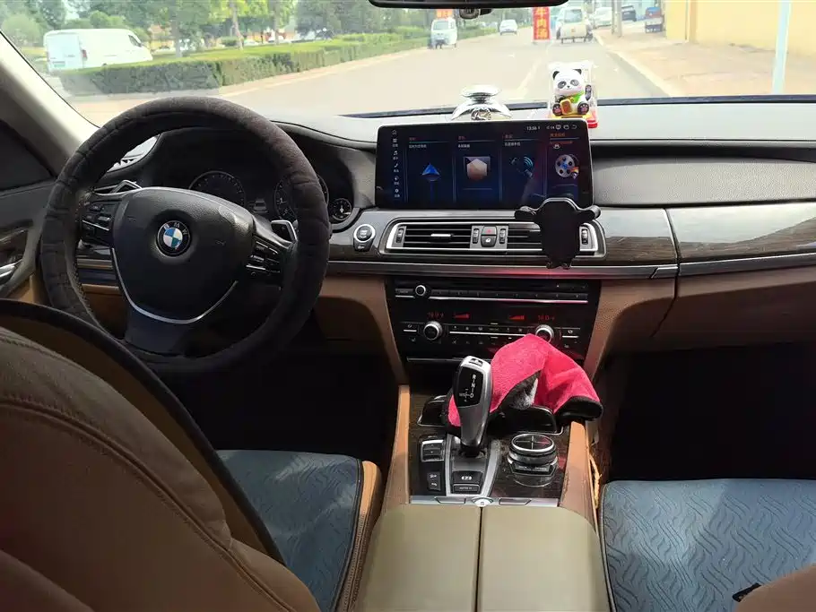 BMW 7 Series 2013 — фото 12