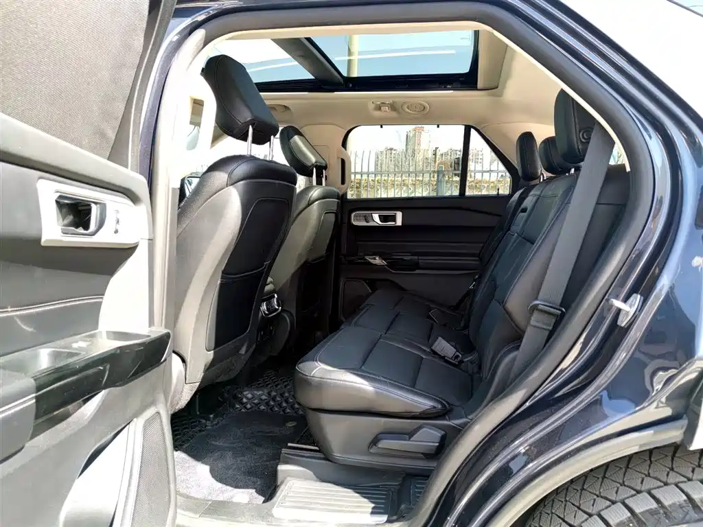 Ford Explorer 2020 — фото 10