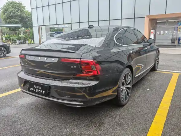 Volvo S90 2023