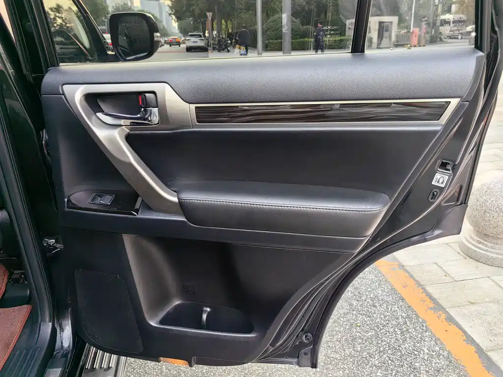 Lexus GX 2014 — фото 12