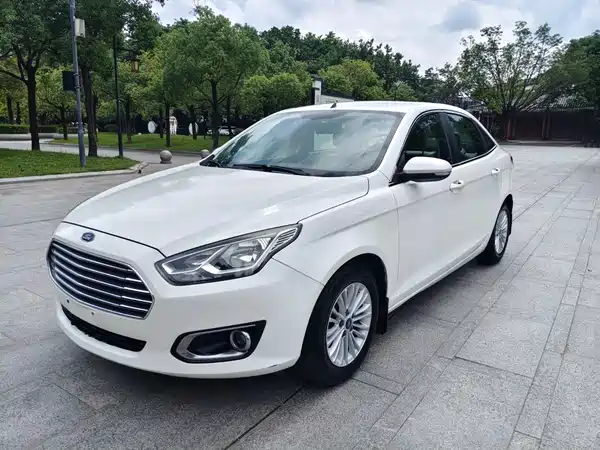 Ford Escort 2015