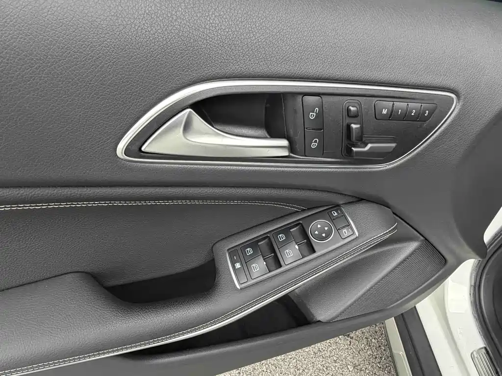 Mercedes-Benz GLA 2017 — фото 12
